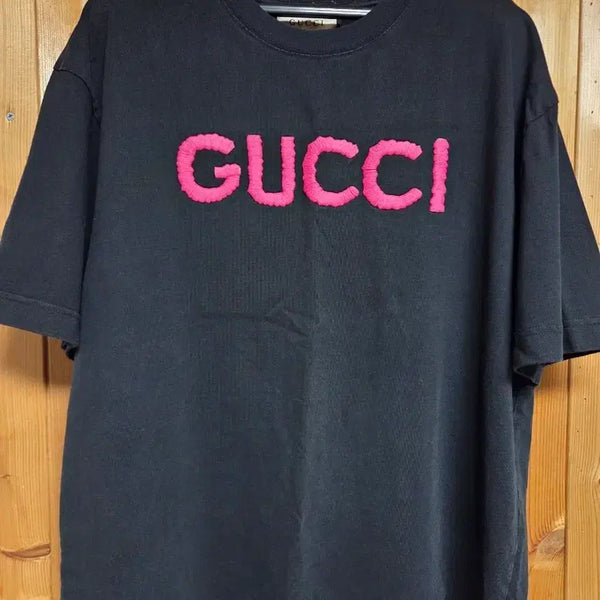 [BUNJANG] Gucci Pink Logo Short Sleeve T-Shirt Black / 구찌 핑크 로고 반팔 티셔츠 블랙