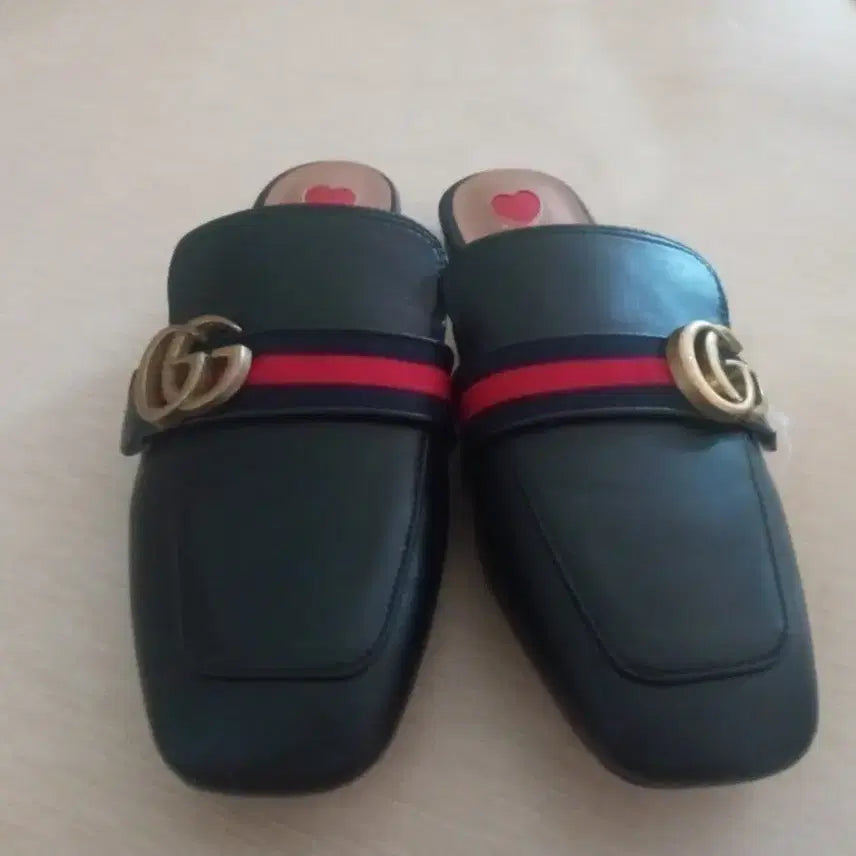 [BUNJANG] Gucci Black Heart Leather Loafer Mules / 구찌 로퍼 뮬 블랙 하트