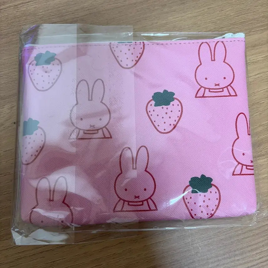 [BUNJANG] Miffy Strawberry Pink Flat Pouch / [정품/새상품] 미피 딸기 핑크 플랫 파우치 필통 화장품