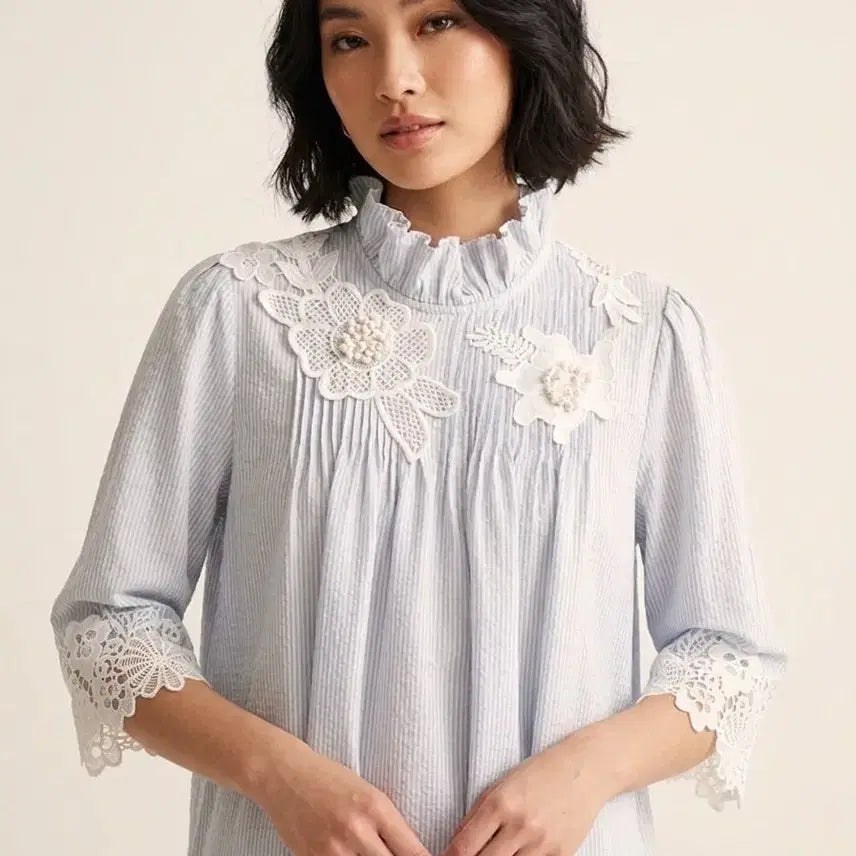 [BUNJANG] 100% Linen Flower Lace Blouse FREE / 린넨100% 플라워 레이스 블라우스 FREE | 러블리 A라인