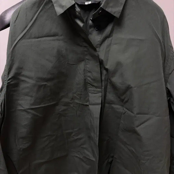 [BUNJANG] Uniqlo Khaki Batwing Fit Shirt S / (새 상품) 유니클로 카키색 가오리핏 셔츠 s