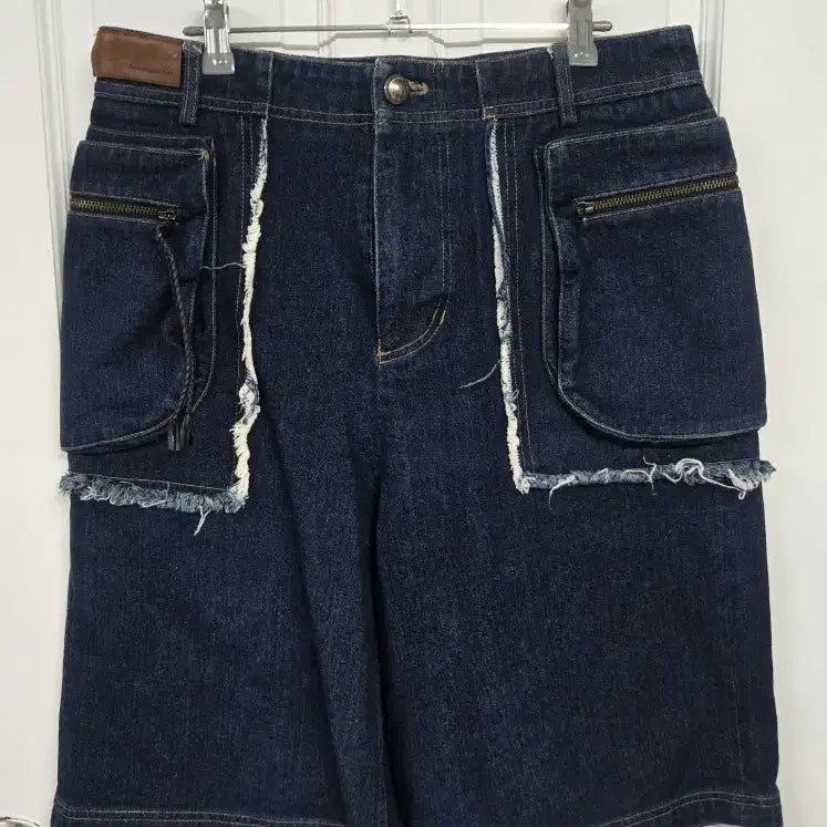 [BUNJANG] Andersson Bell Raw Edge Cargo Denim Bermuda Shorts / 앤더슨벨 로우 엣지 데님버뮤다 쇼츠