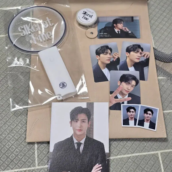 [BUNJANG] Park Hyungsik 2023 Fanmeeting 'Sikcret Time' Entrance Gift Bundle Set / 박형식 2023 팬미팅 식크릿타임 입장선물 응원봉 일괄 양도