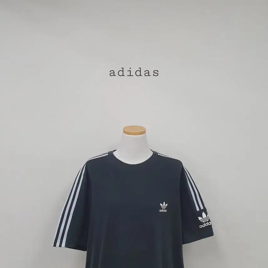 [BUNJANG] Adidas Trefoil Logo Black T-Shirt / No.26072606 아디다스 반팔티 삼선  로고 블랙반팔