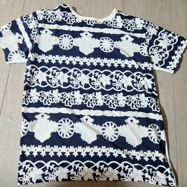 [BUNJANG] Navy Floral Short-Sleeve T-Shirt / 네이비 꽃무늬 반팔