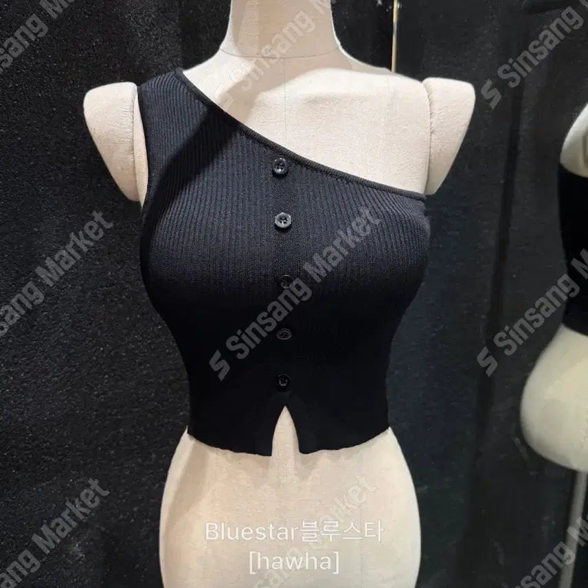 [BUNJANG] One-Shoulder Ribbed Button Crop Top with Built-in Padded / 원숄더 골지 버튼 탑 패드내장