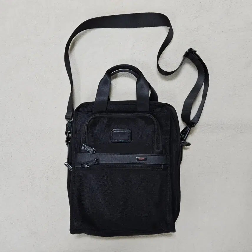 [BUNJANG] TUMI Alpha 2 Medium Travel Tote Crossbody Bag / 투미 알파2 미디움 트래블 토트 크로스백 토트백 급처