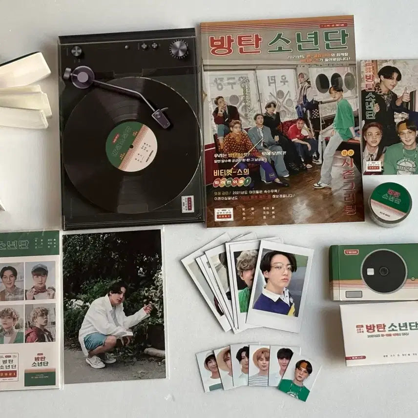[BUNJANG] BTS Merchandise Sealed Photobook Sticker Photocard Bundle / 방탄소년단 굿즈 미개봉 포토카트 포토북 스티커 등