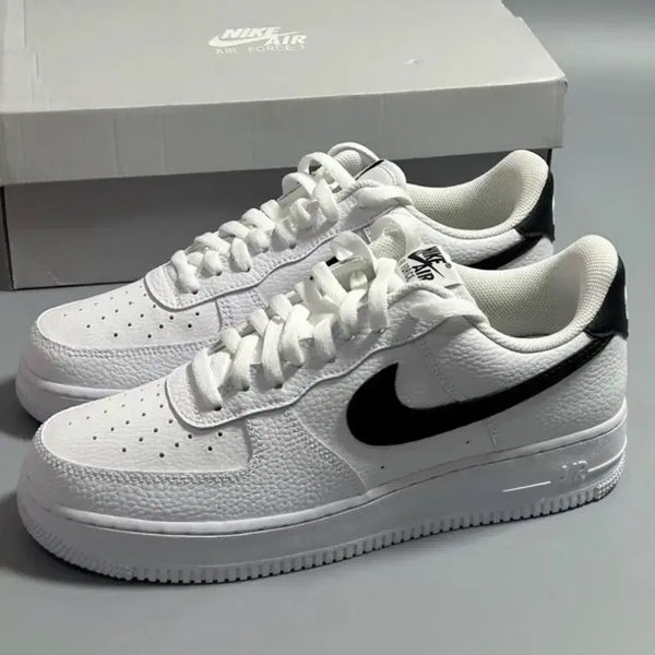 [BUNJANG] Nike Air Force 1 '07 White Low-Top Sneakers / 나이키 에어 포스 원 화이트 칠판 로우탑 Air Force 1