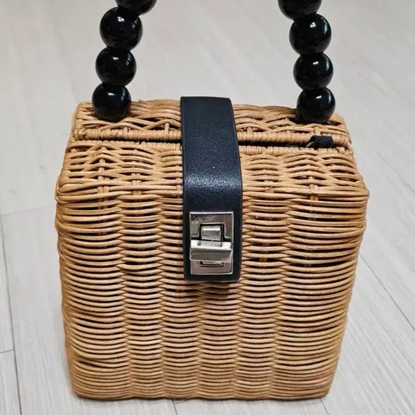 [BUNJANG] Rattan Shoulder Crossbody Bag with Bead Handle / [휴가템] 라탄 숄더 비즈 핸들 크로스백 자라st