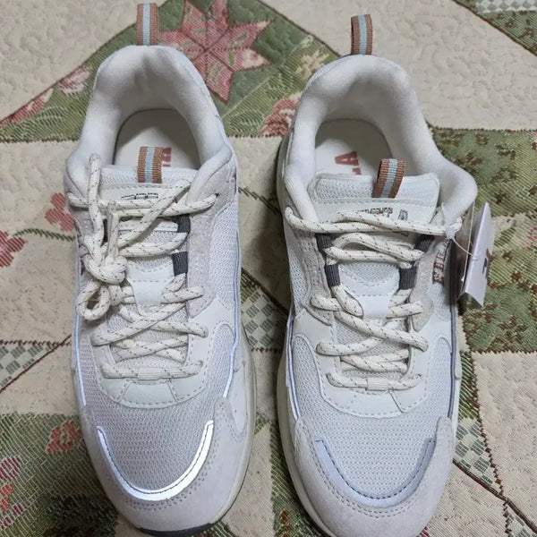 [BUNJANG] Fila New Sneakers / 필라 새운동화