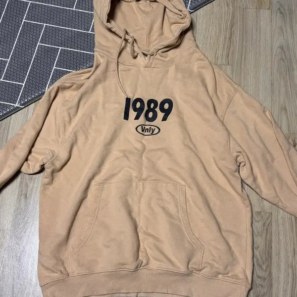 [BUNJANG] 1989 VNLY Printing Beige Hoodie / 베이지색 후드티 1989 vnly 프린팅