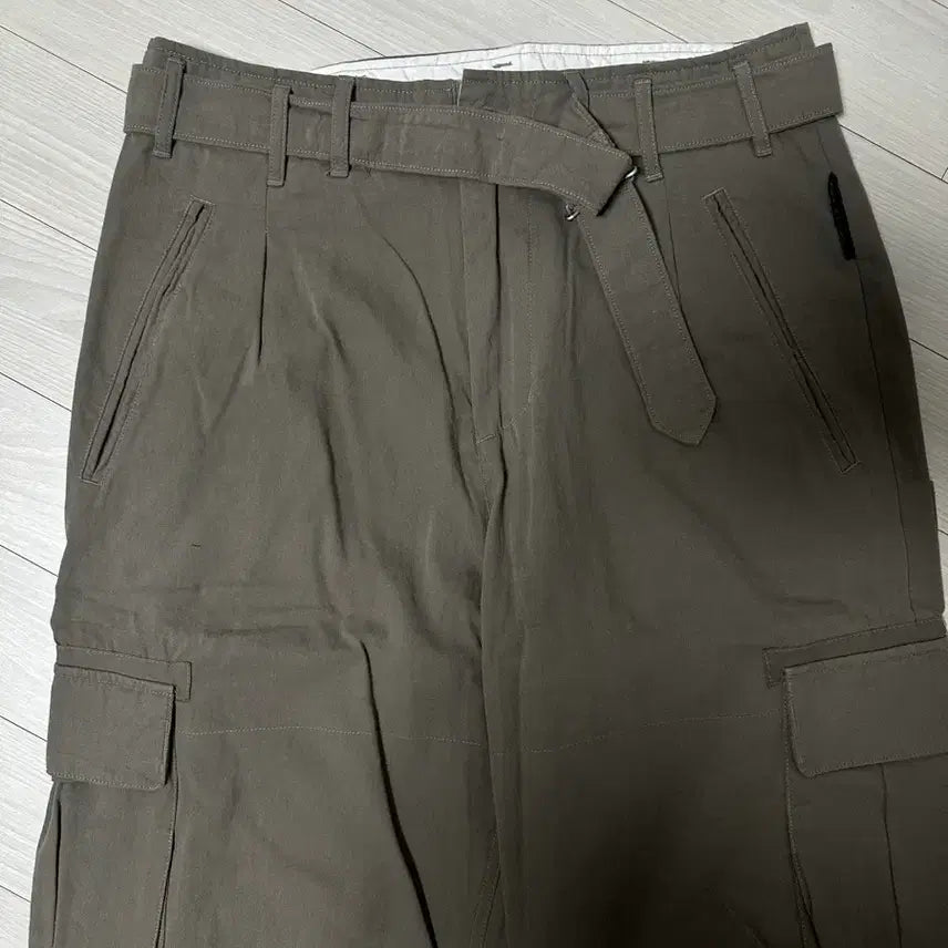 [BUNJANG] Polilu Belted Cargo Pants Olive Gray / [2] 폴리테루 벨티드 카고 팬츠 1.2v 올리브 그레이