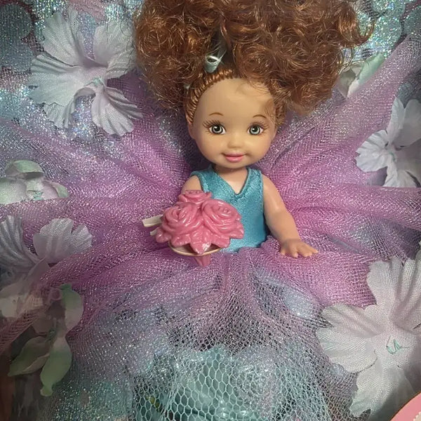 [BUNJANG] Barbie Kelly Flower Girl Wedding Bouquet Silkstone Figure / 바비인형 켈리 부케 플라워걸 새상품 웨딩 꽃다발 실크스톤 피규어 미미 패션로얄티 빈티지 베이비돌