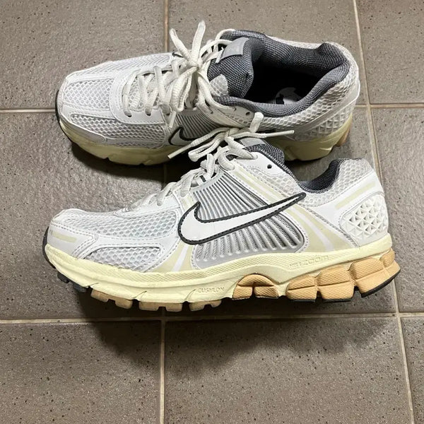 [BUNJANG] Nike Air Zoom Vomero 5 Summit White (2024 Edition) / 24년판 나이키 에어 줌 보메로 5 써밋 화이트 240mm