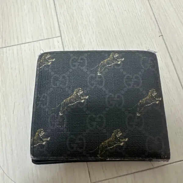 [BUNJANG] Gucci Tiger Printing GG Bifold Wallet / 구찌 타이거 프린팅 GG 반지갑 팝니다