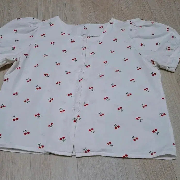 [BUNJANG] Cherry Pattern White Short Sleeve Blouse / 체리무늬흰색 큐티 브라우스