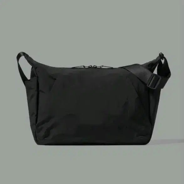 [BUNJANG] Uniqlo Utility Shoulder Bag Black / 유니클로 유틸리티 숄더백 블랙