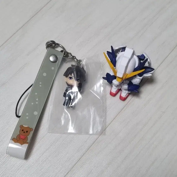 [BUNJANG] Gundam Wing Heero Yuy Classic Keychain & Machiboke Wing Zero Bundle Set / 건담w 윙 고전 키링 + 마치보케 윙제로 일괄 판매