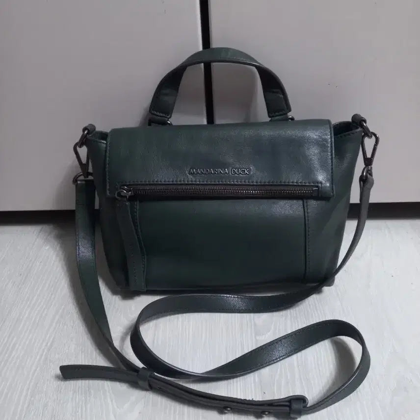 [BUNJANG] Mandarin Duck Lambskin Crossbody Bag / 만다리나덕 램스킨 크로스백
