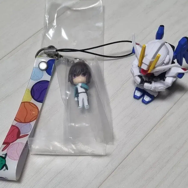 [BUNJANG] Gundam Seed Classic Keychain & Machiboke Freedom Gundam Bundle / 건담seed 시드 고전 키링 + 마치보케 프리덤 건담 일괄 판매