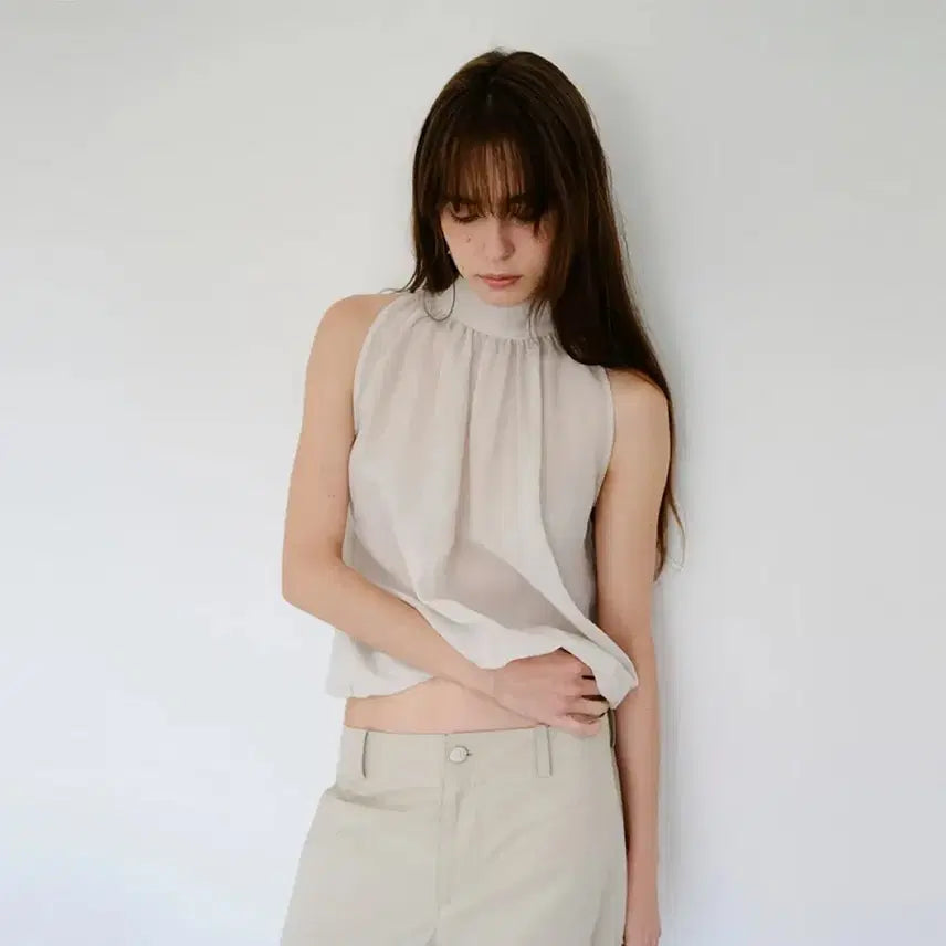 [BUNJANG] TheRealGlow Halterneck Top Light Grey / 더릴 글로우 홀터넥 라이트그레이