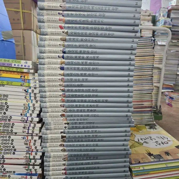 [BUNJANG] Korean Hemingway World History Comic Book Set (42 Volumes) / 교과서에 나오는 만화 세계역사 한국헤밍웨이 42권 세트 어린이만화 중고책