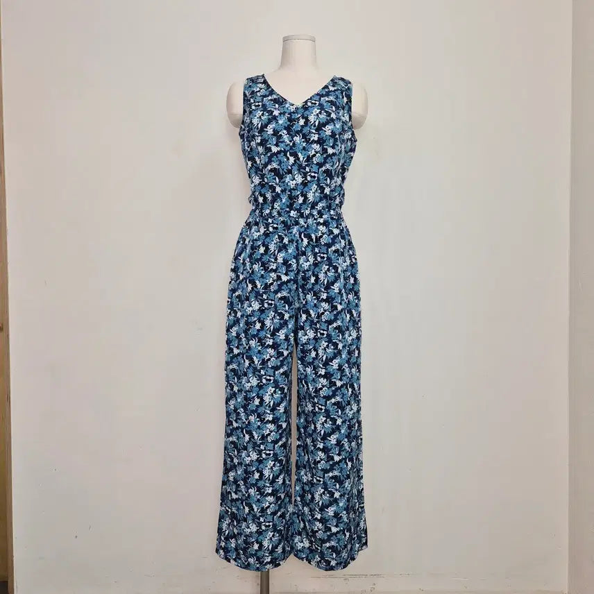 [BUNJANG] GU Blue Floral Jumpsuit Wide Pants / GU 블루 플라워 점프수트 와이드팬츠
