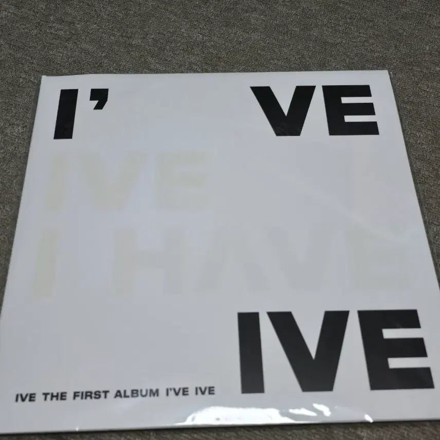 [BUNJANG] IVE 1st Full Album LP White / 아이브 정규 1집 LP 화이트