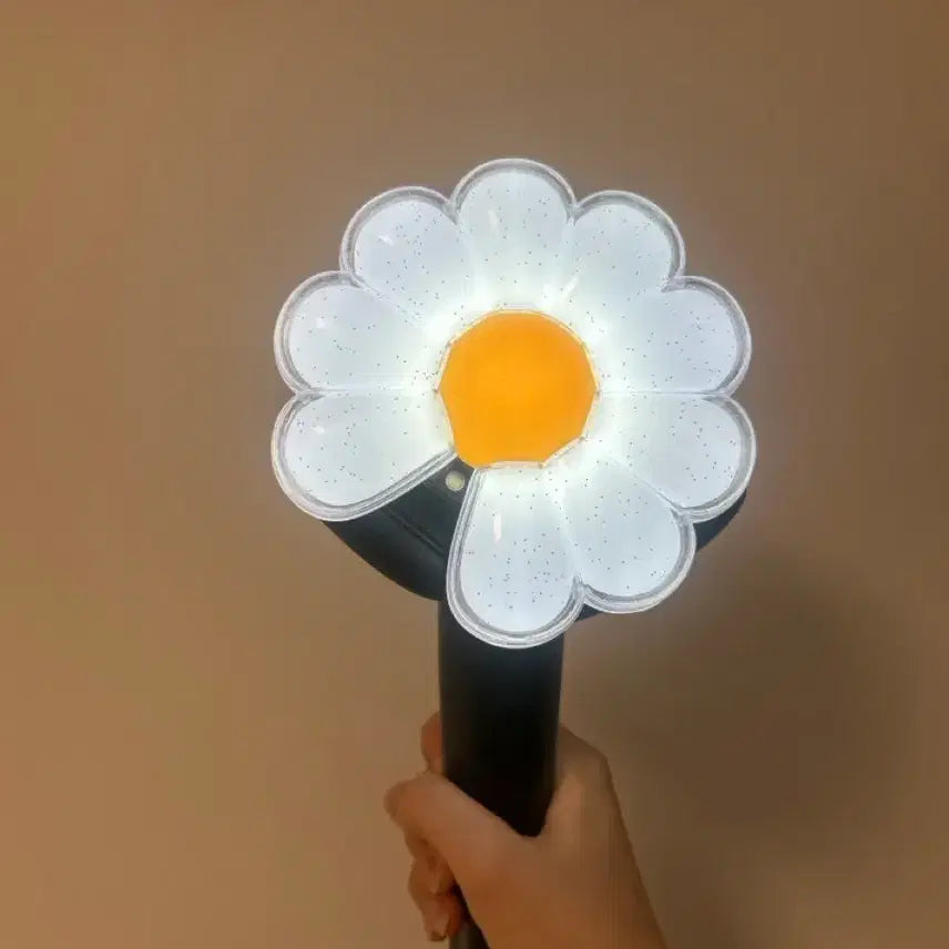[BUNJANG] G-Dragon Daisy Lightstick / 지드래곤 데이지 응원봉