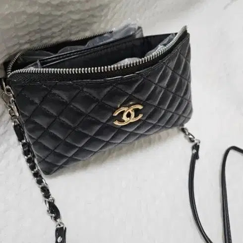 [BUNJANG] Chanel Quilted Chain Crossbody Bag Black / 샤넬  체인 크로스백 블랙