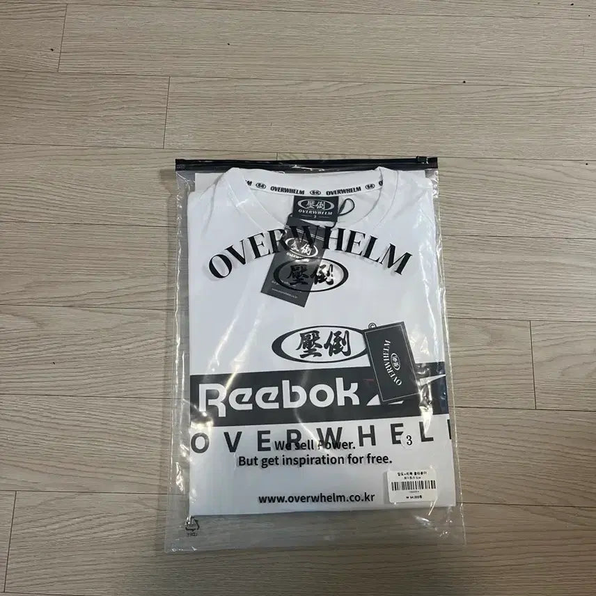 [BUNJANG]  Reebok Collaboration Black/White Size 3 / 압도 리복 콜라보 검정/흰색 보유중 3사이즈
