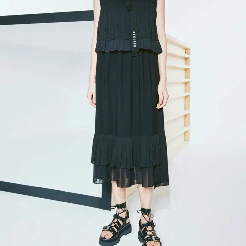 [BUNJANG] Lucky Chouette Atelier Black Pleated Long Dress / 럭키슈에뜨 아뜰리에 블랙 플리츠 롱 원피스
