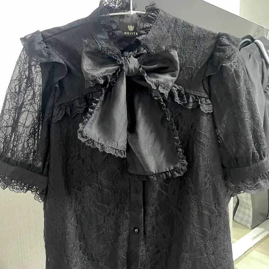 [BUNJANG] Rosita Black Lace Blouse / 로지타 반팔 블랙 블라우스 레이스 지뢰계 스나계 양지뢰