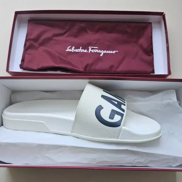 [BUNJANG] Ferragamo Amos Slippers White/Navy / FERRAGAMO 페라가모 슬리퍼 화이트/네이비