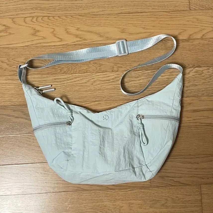 [BUNJANG] Lululemon Crossbody Messenger Bag / 룰루레몬 lululemon 정품 크로스백 메신저백