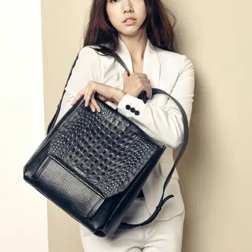 [BUNJANG] BRUNOMAGLI Victoria Leather Backpack / 브루노말리 빅토리아 백팩