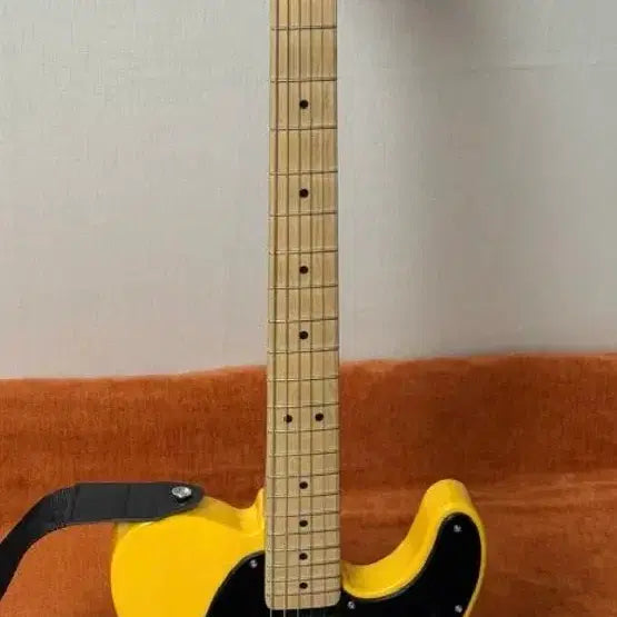 [BUNJANG] Squier Affinity Butterscotch Telecaster Electric Guitar / 스콰이어 어피니티 텔레캐스터 버터스카치 일렉기타