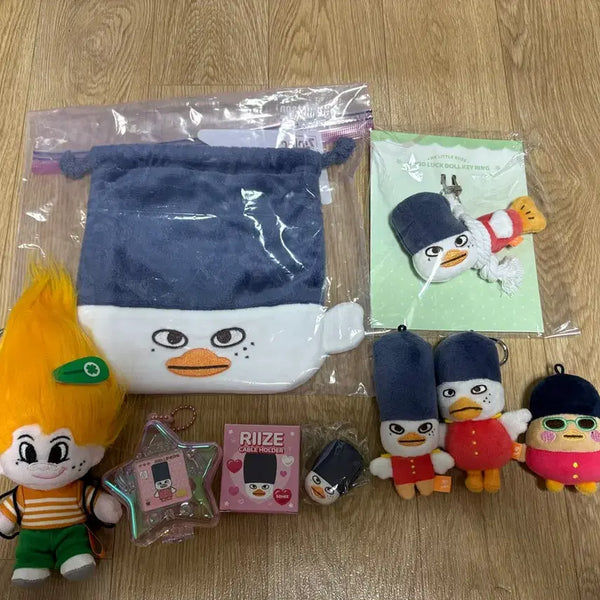 [BUNJANG] RIIZE Sohee "Ttolbyeong" Bundle Set Doll & Goods / 라이즈 소희 똘병 일괄 판매합니다