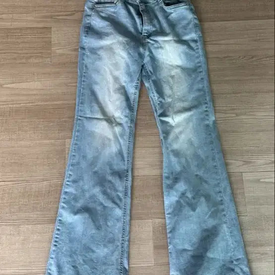[BUNJANG] Light Wash Denim Bootcut Jeans - Size M / 연청 데님 부츠컷 청바지 M