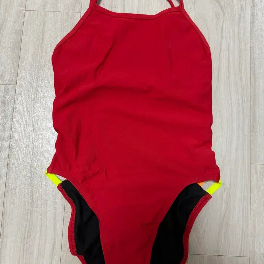 [BUNJANG] Julian II Red Women's Swimsuit Size 26 / 졸린 줄리안2 레드 26