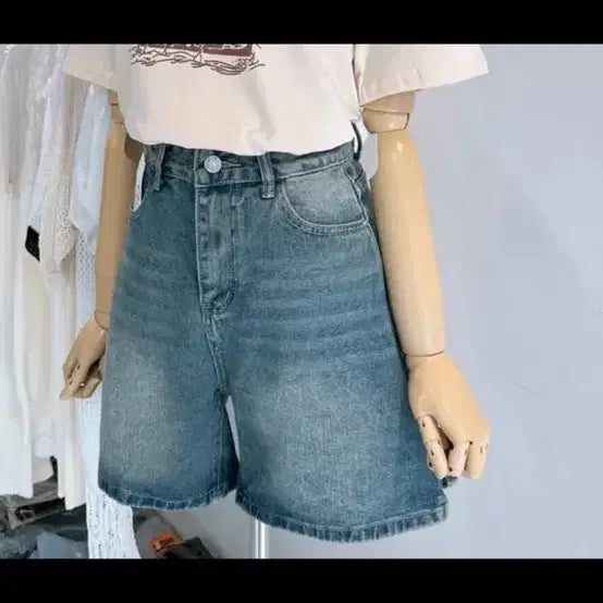 [BUNJANG] High-Waisted Side Slit Denim Shorts (L) / 하이웨스트 옆트임 데님 숏팬츠 L