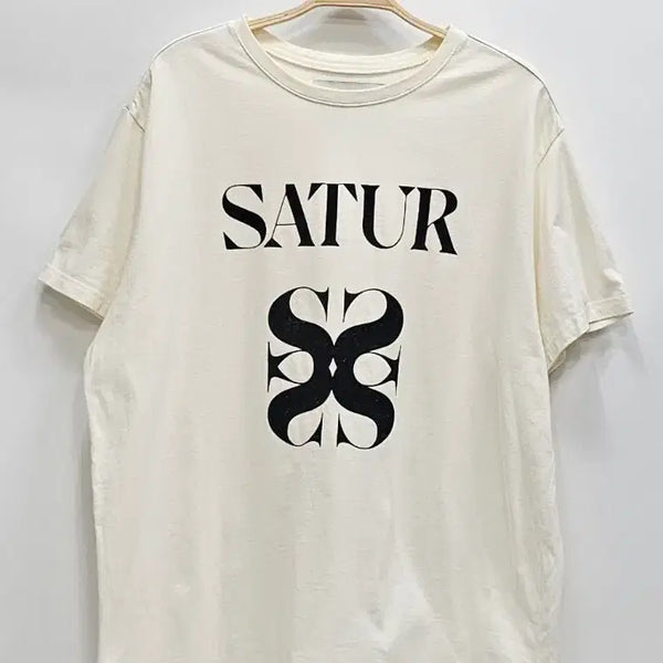 [BUNJANG] SATUR 23SS Big Logo Short-Sleeve T-Shirt (Ivory, Men's 100) / SATUR 23SS 세터 빅로고 반팔 티셔츠/ 남 100 아이보리