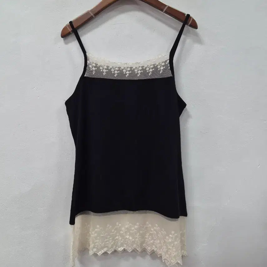 [BUNJANG] Black Lace Sleeveless Top / 블랙 레이스 나시 슬리브리스