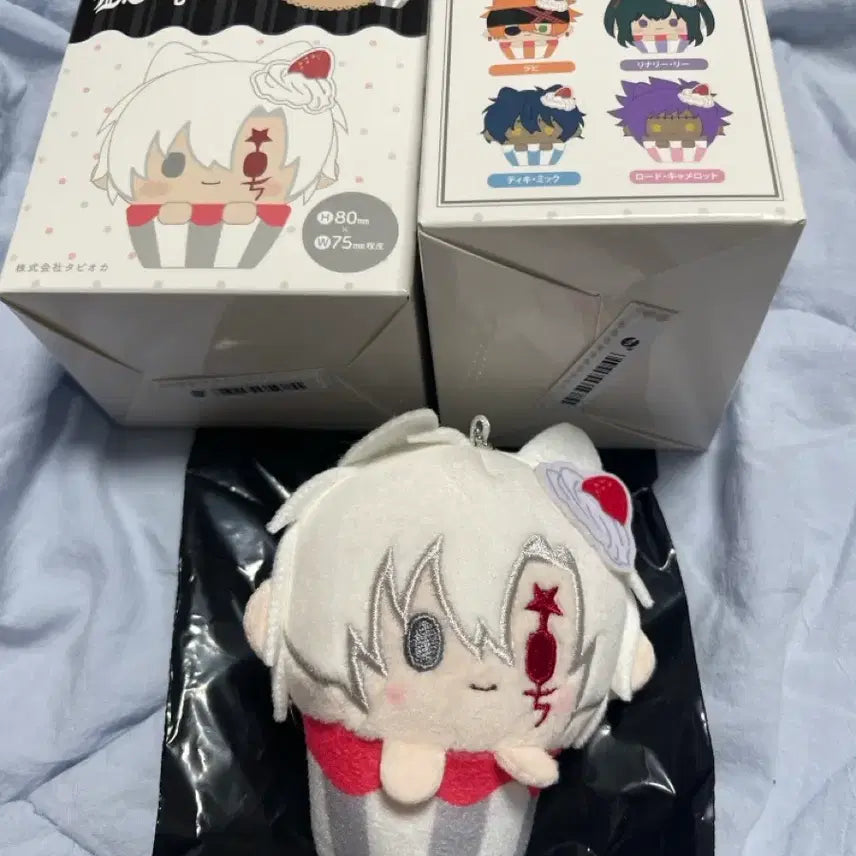[BUNJANG] D.Gray-man Allen Cupcake Tappynui Keyring Plush / [디 그레이맨] 컵케이크 타피누이 키링 인형 알렌