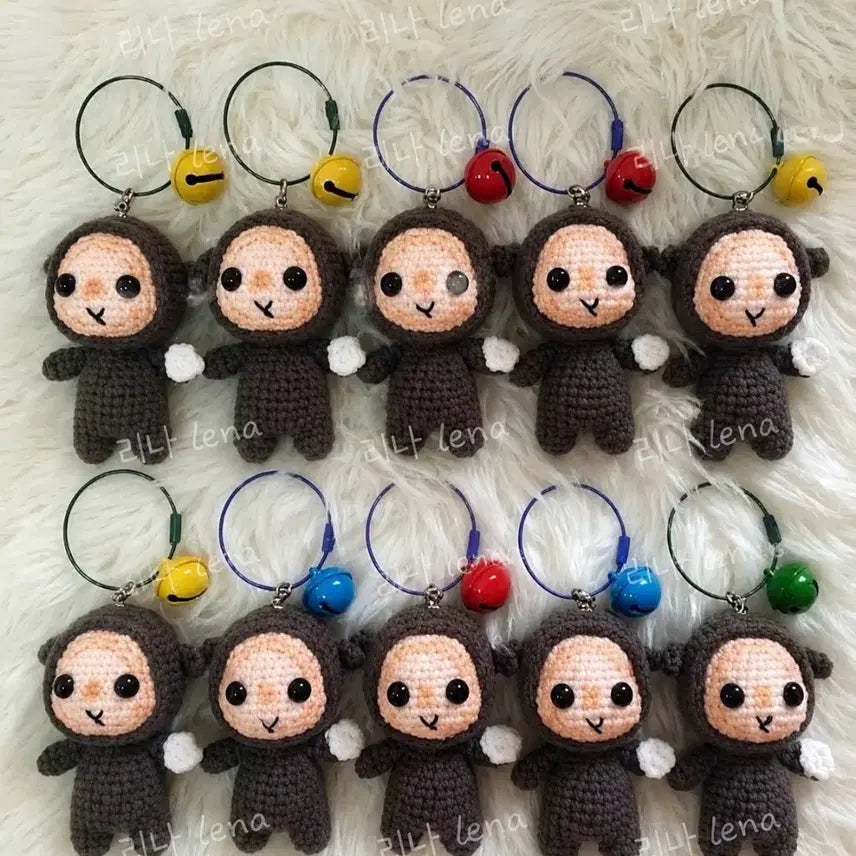 [BUNJANG] Handmade "Kkeomeoksari" Keychain / 키링