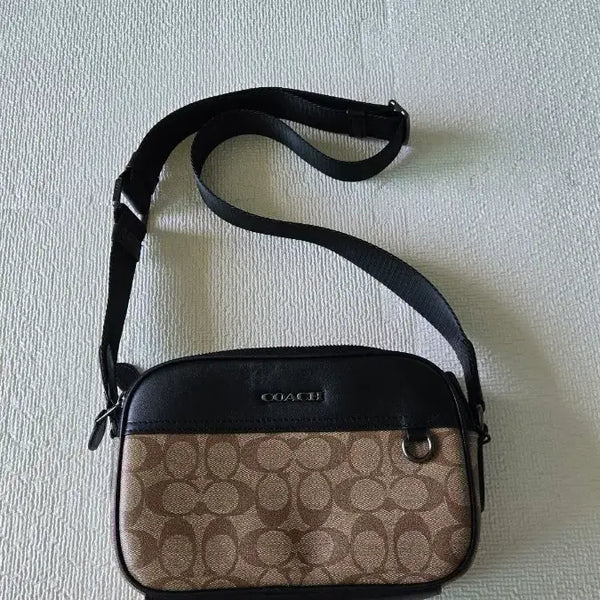 [BUNJANG] Coach Signature Crossbody Bag / 정품 코치 시그니처 크로스백 정가33만