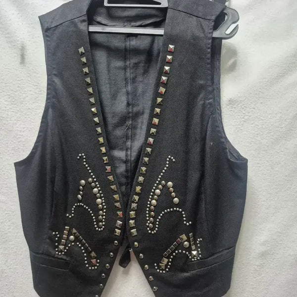 [BUNJANG] Studded Black Vest - Size M / 스터드 장식 블랙 조끼 M개당