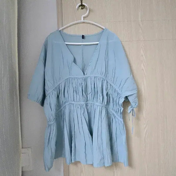 [BUNJANG] Light Blue Summer Blouse (Size L, 100cm Bust) / 여름 블라우스 100 L 소라색