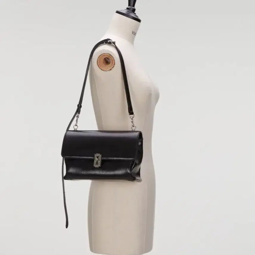 [BUNJANG] Vunque Baguette Small Shoulder Bag Crossbody Bag / 분크 바게트 스몰 숄더백 겸 크로스백